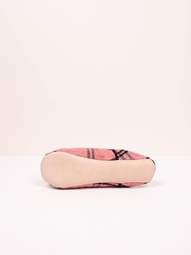 Underside of Bohemia design Moroccan babouche boujad slippers in vintage rose check
