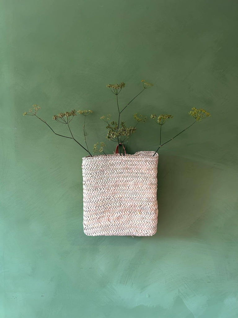 Small hanging wall basket