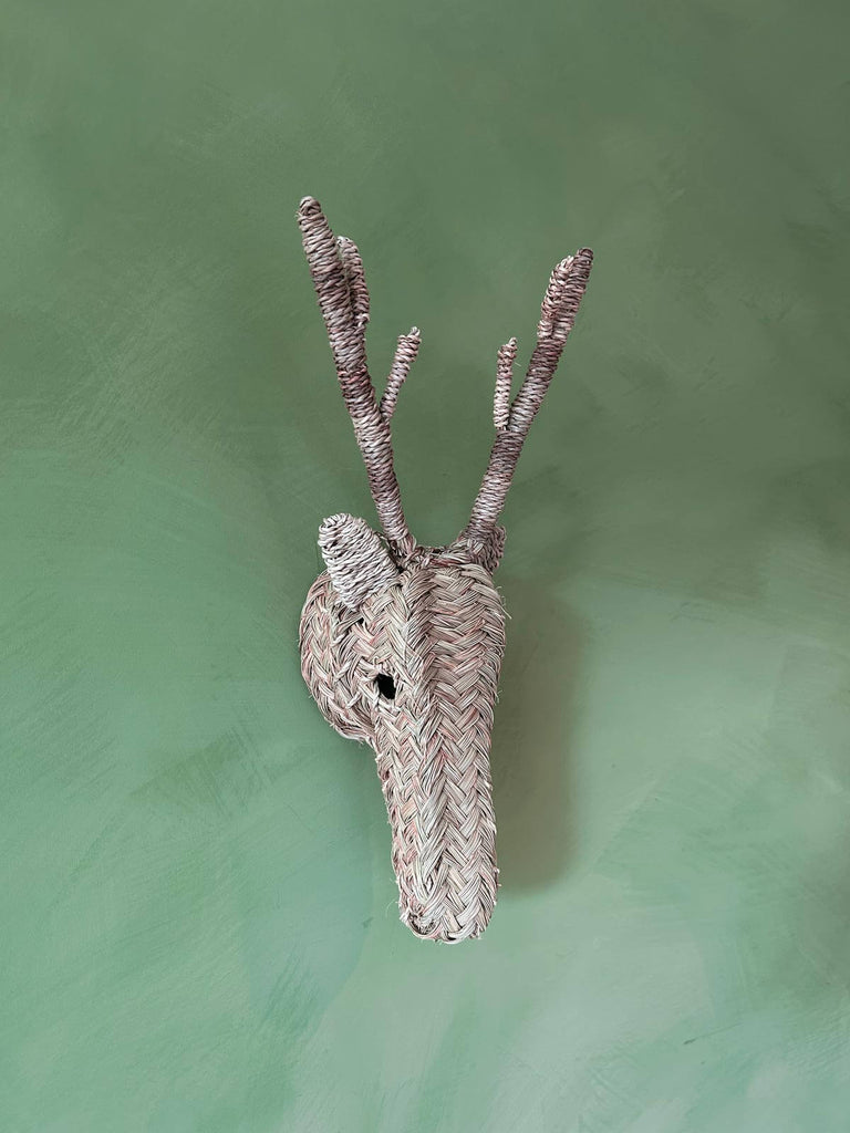 Wholesale woven wall mounted animal head in the shape of a stag