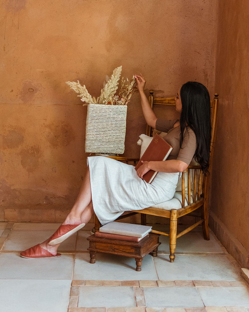Bohemia-design-Moroccan-wall-basket-osaka-modeled-with-books