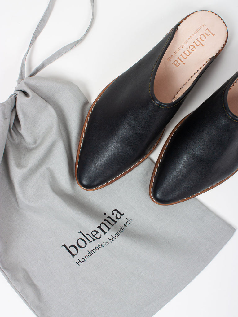 Leather mules in black leather by Bohemia Design with cotton dustbag